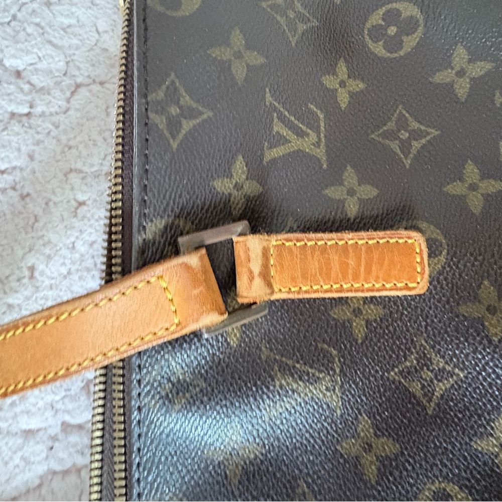 Louis Vuitton tote. See pics for call outs - Picture 5 of 12